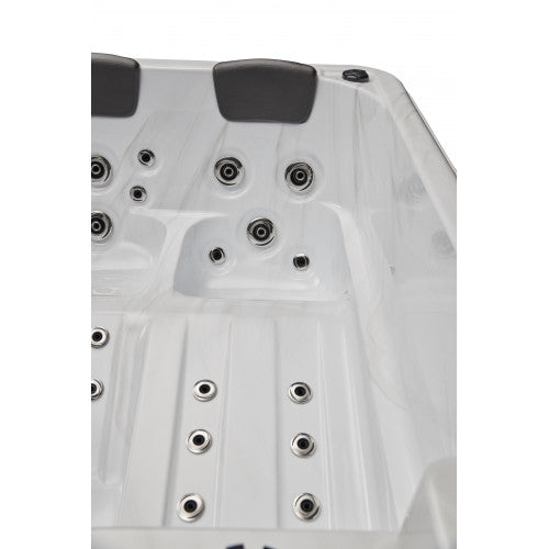 Riley 3-Person Hot Tub