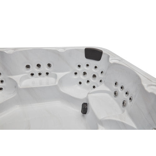 Denali 7-Person Hot Tub